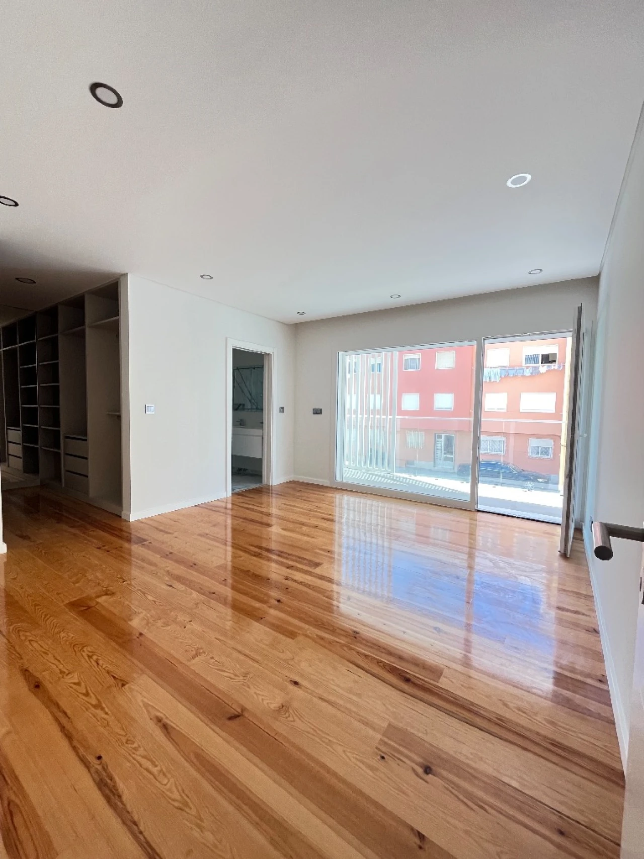 Apartamento T3 para Arrendamento em São João do Estoril Foto 6