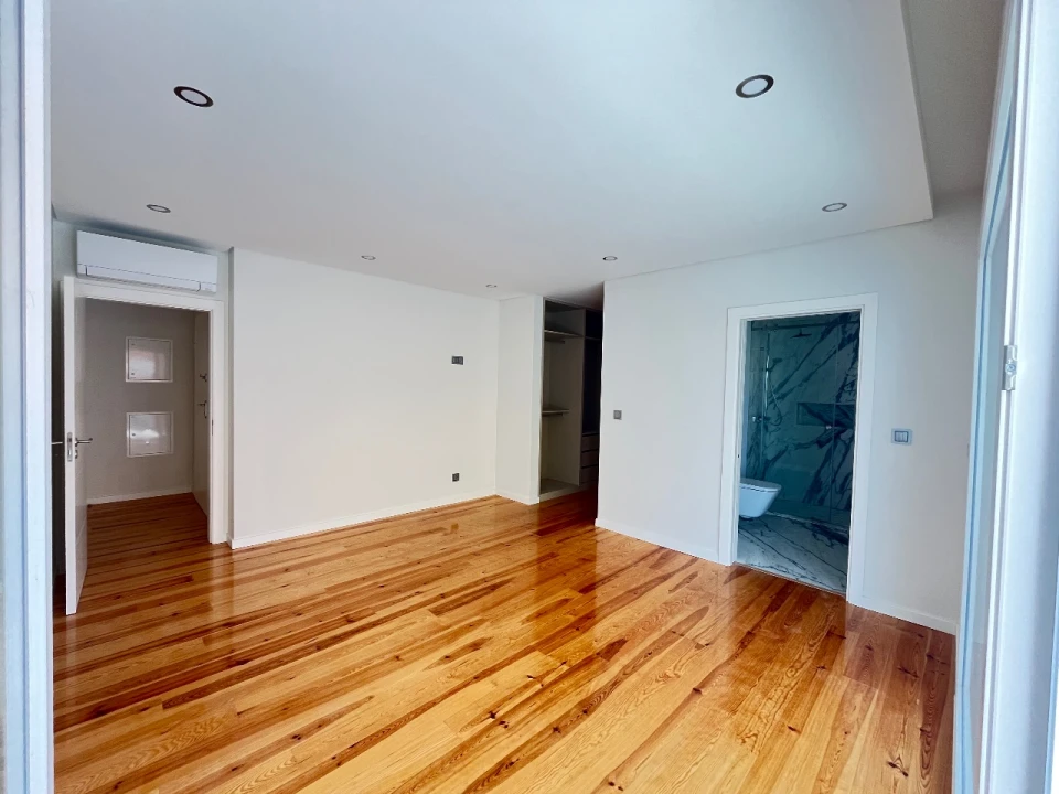 Apartamento T3 para Arrendamento em São João do Estoril Foto 11