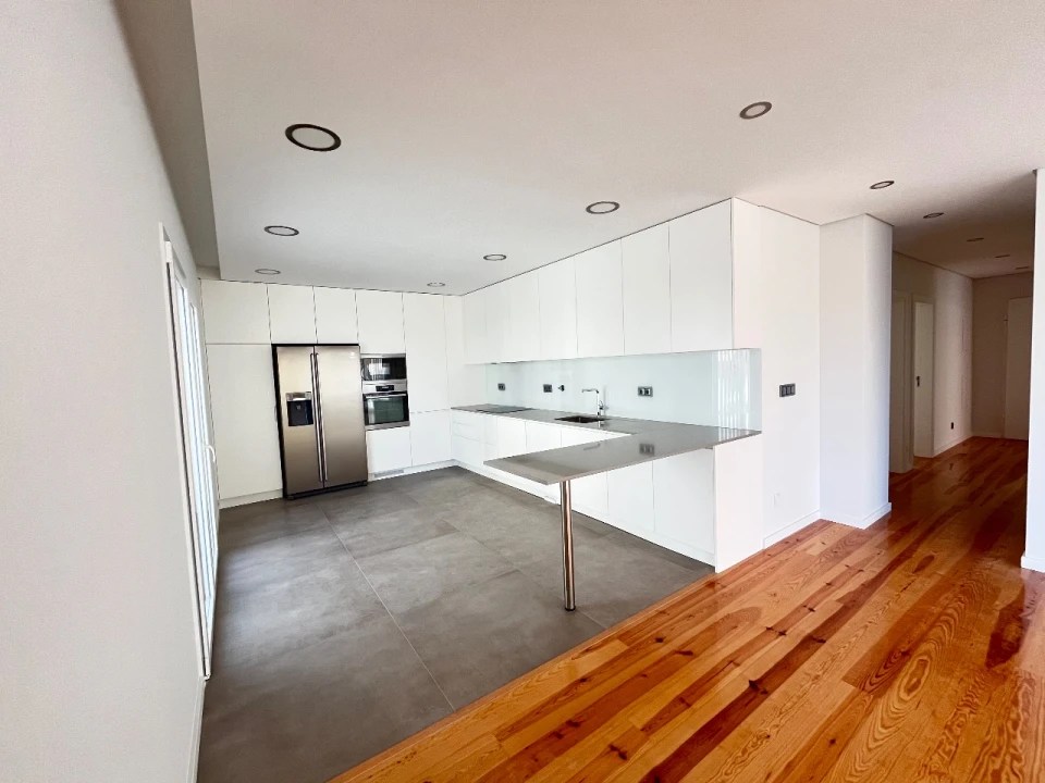 Apartamento T3 para Arrendamento em São João do Estoril Foto 14
