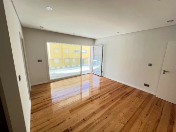 Apartamento T3 para Arrendamento em São João do Estoril