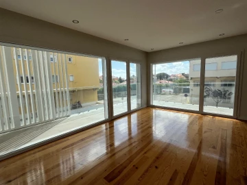 Apartamento T3 para Arrendamento em São João do Estoril