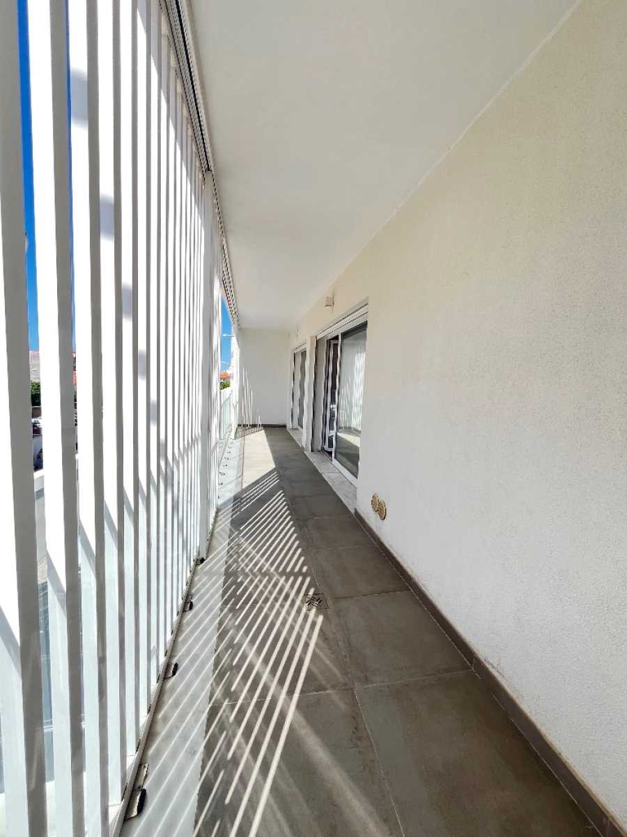 Apartamento T3 para Arrendamento em São João do Estoril Foto 4