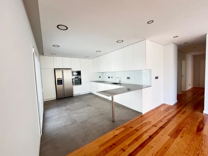 Apartamento T3 para Arrendamento em São João do Estoril Foto 14