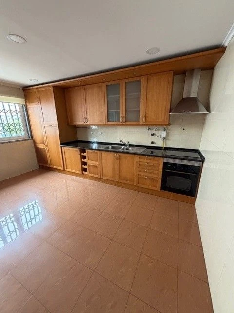 Moradia T4 para Venda em Rio de Mouro