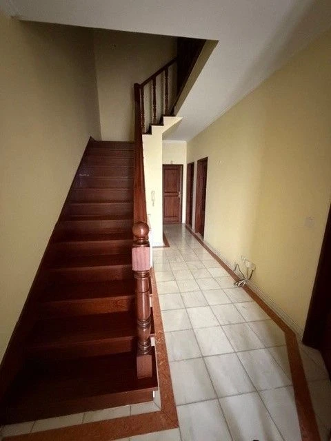 Moradia T4 para Venda em Rio de Mouro