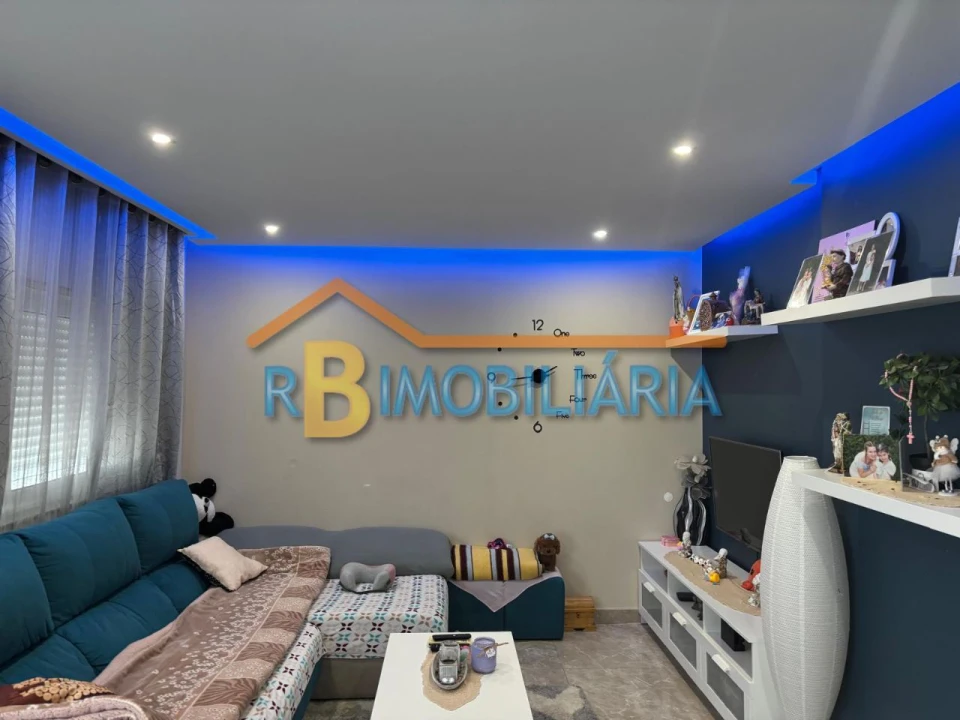 Moradia T3 para Venda em Alqueve Foto 6
