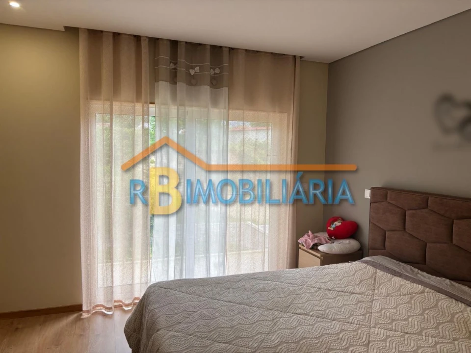 Moradia T3 para Venda em Alqueve Foto 9