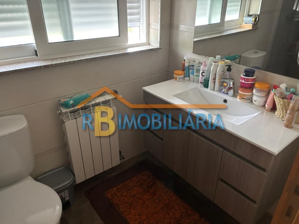 Moradia T3 para Venda em Alqueve Foto 8