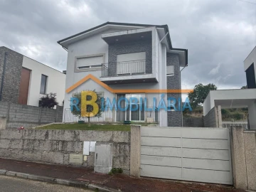 Moradia T3 para Venda em Alqueve