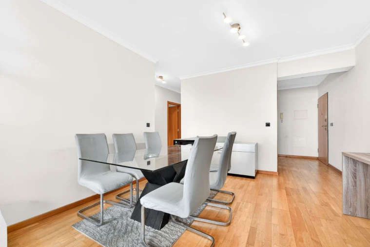 Apartamento T3 para Venda em Câmara de Lobos Foto 7
