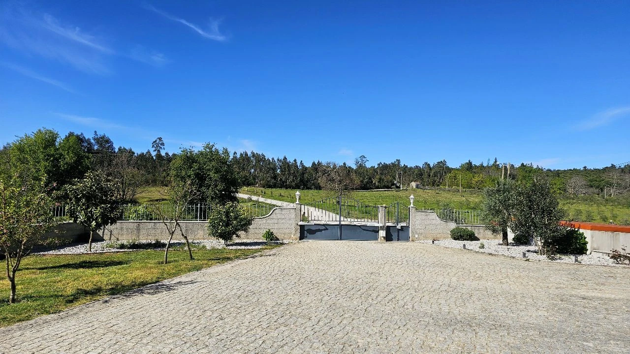 Quinta T4 para Venda em Galizes Foto 30