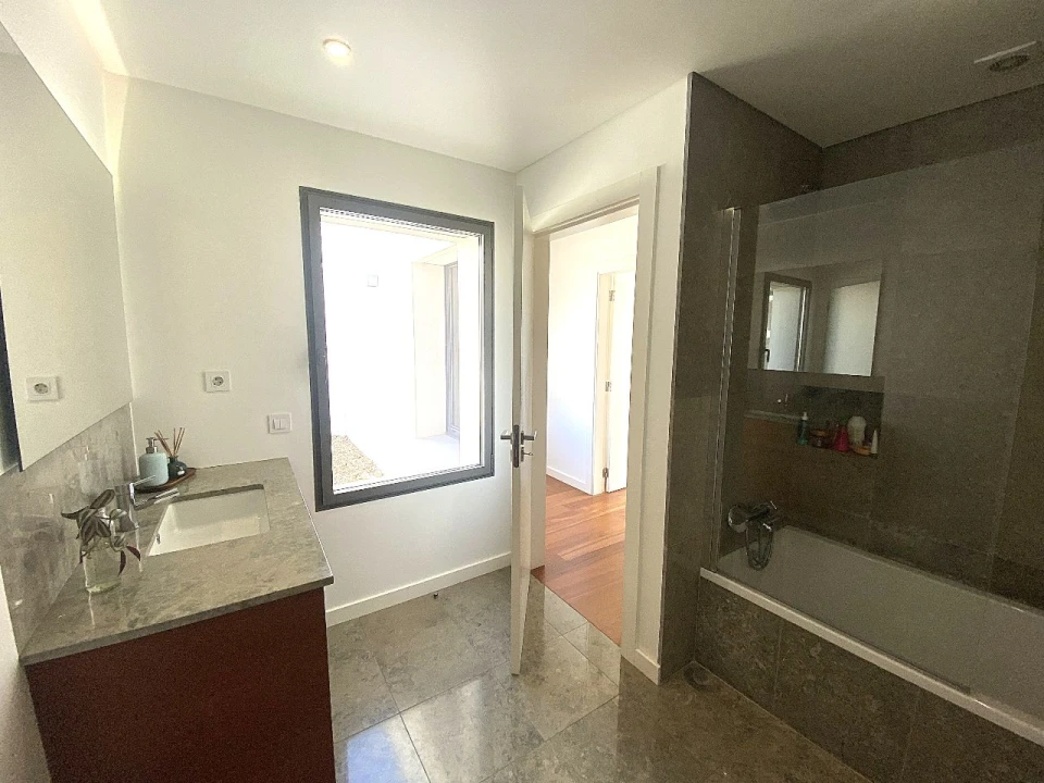 Moradia T4 para Venda em Queijas Foto 35