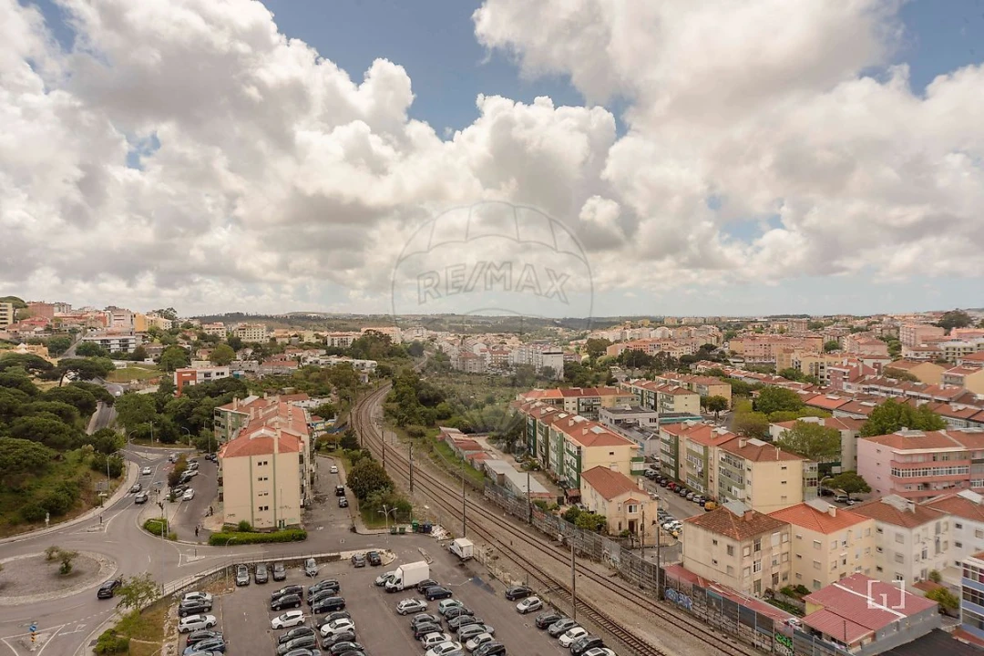 Apartamento T2 para Venda em Tapada das Mercês Foto 7