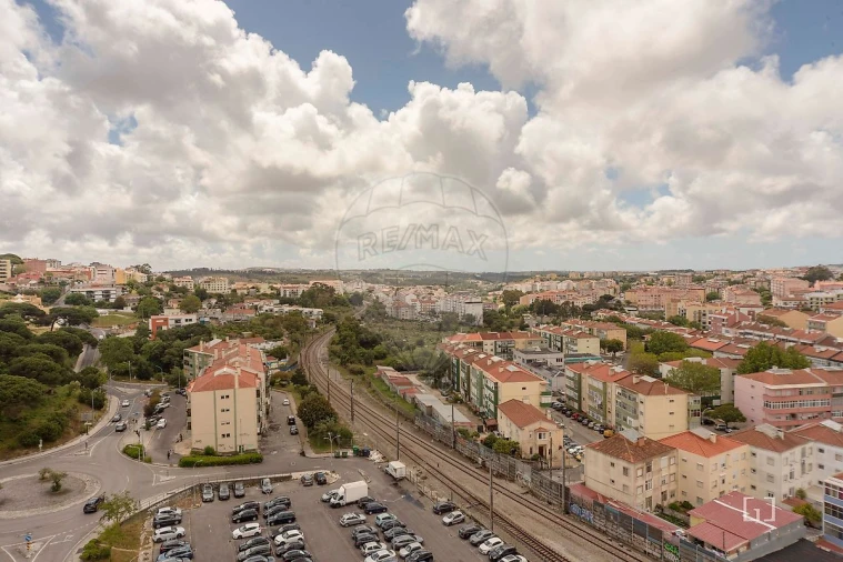 Apartamento T2 para Venda em Tapada das Mercês Foto 7