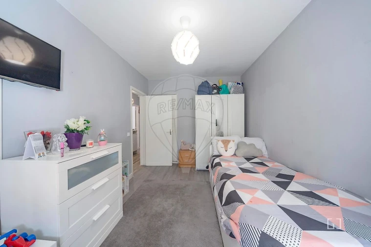 Apartamento T2 para Venda em Tapada das Mercês Foto 6