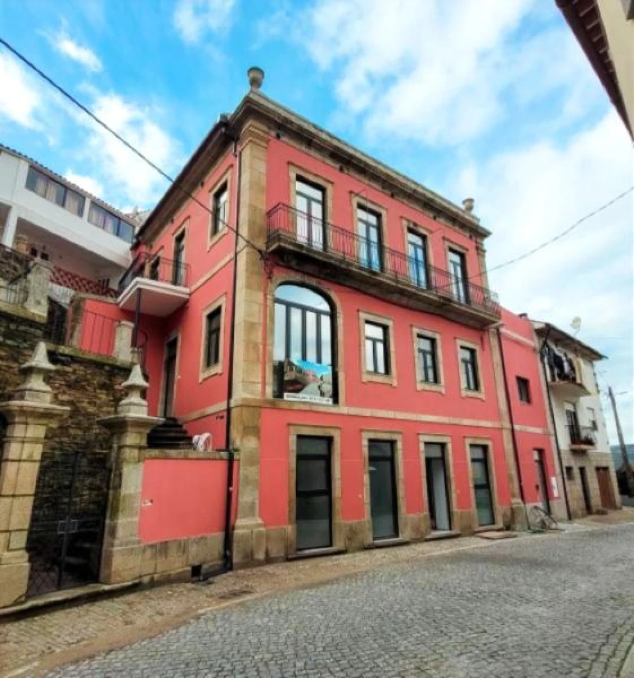 Moradia T8 para Venda em Vila Cova de Alva Foto 1