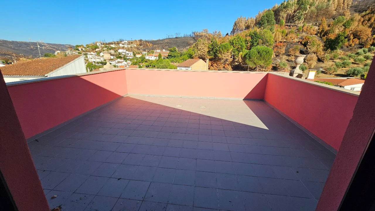 Moradia T8 para Venda em Vila Cova de Alva Foto 14