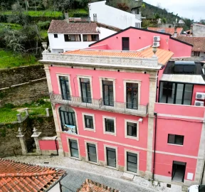 Moradia T8 para Venda em Vila Cova de Alva