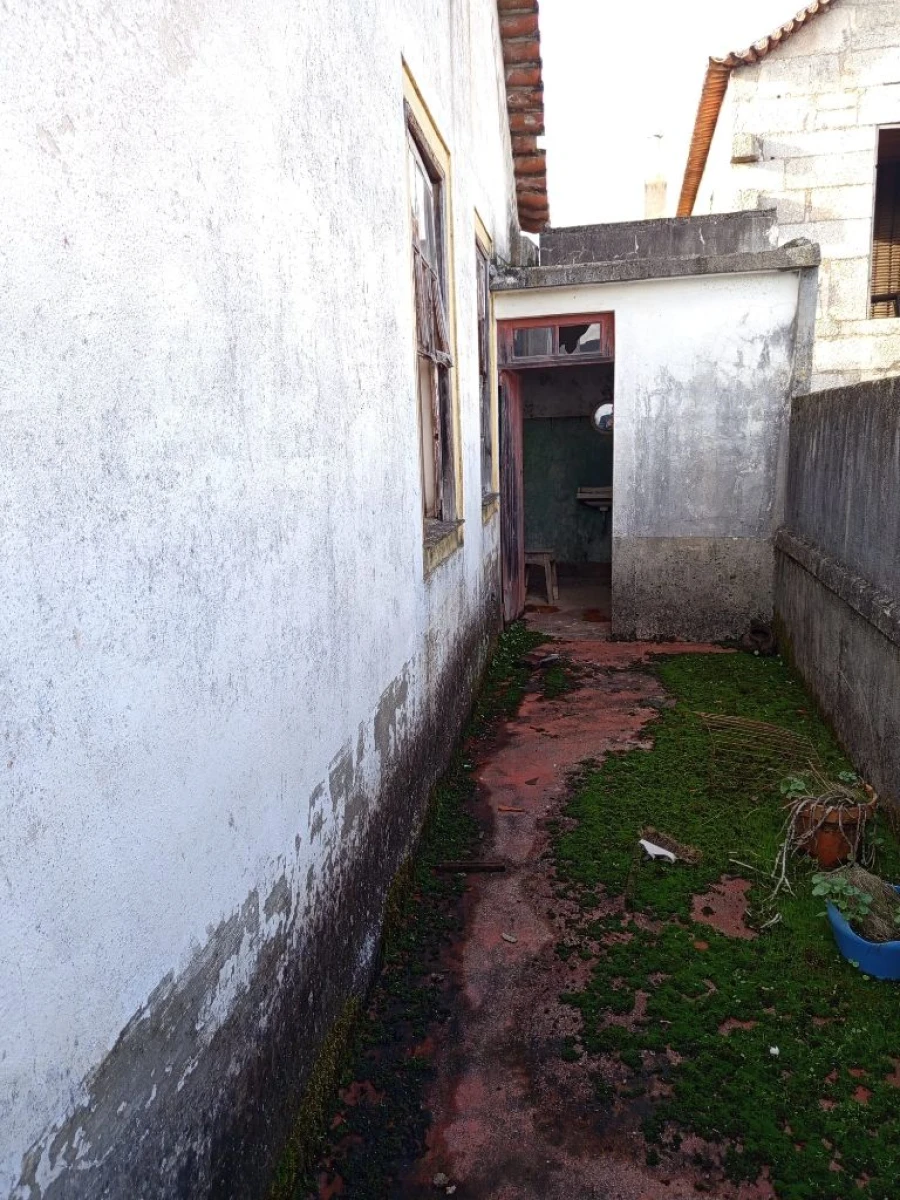 Moradia T1 para Venda em Nelas Foto 2