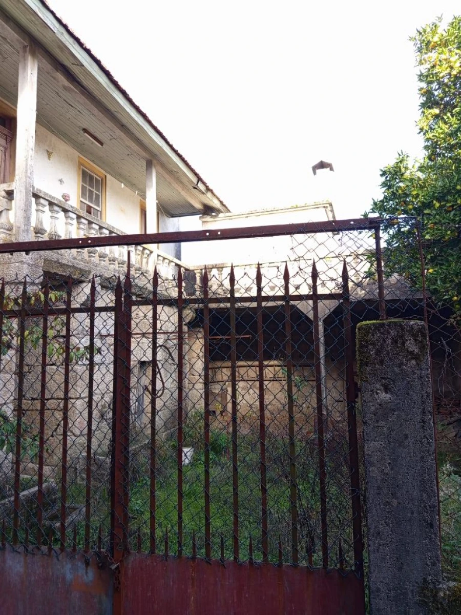 Moradia T1 para Venda em Nelas Foto 4