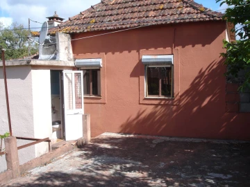 Moradia T2 para Venda em Regadas