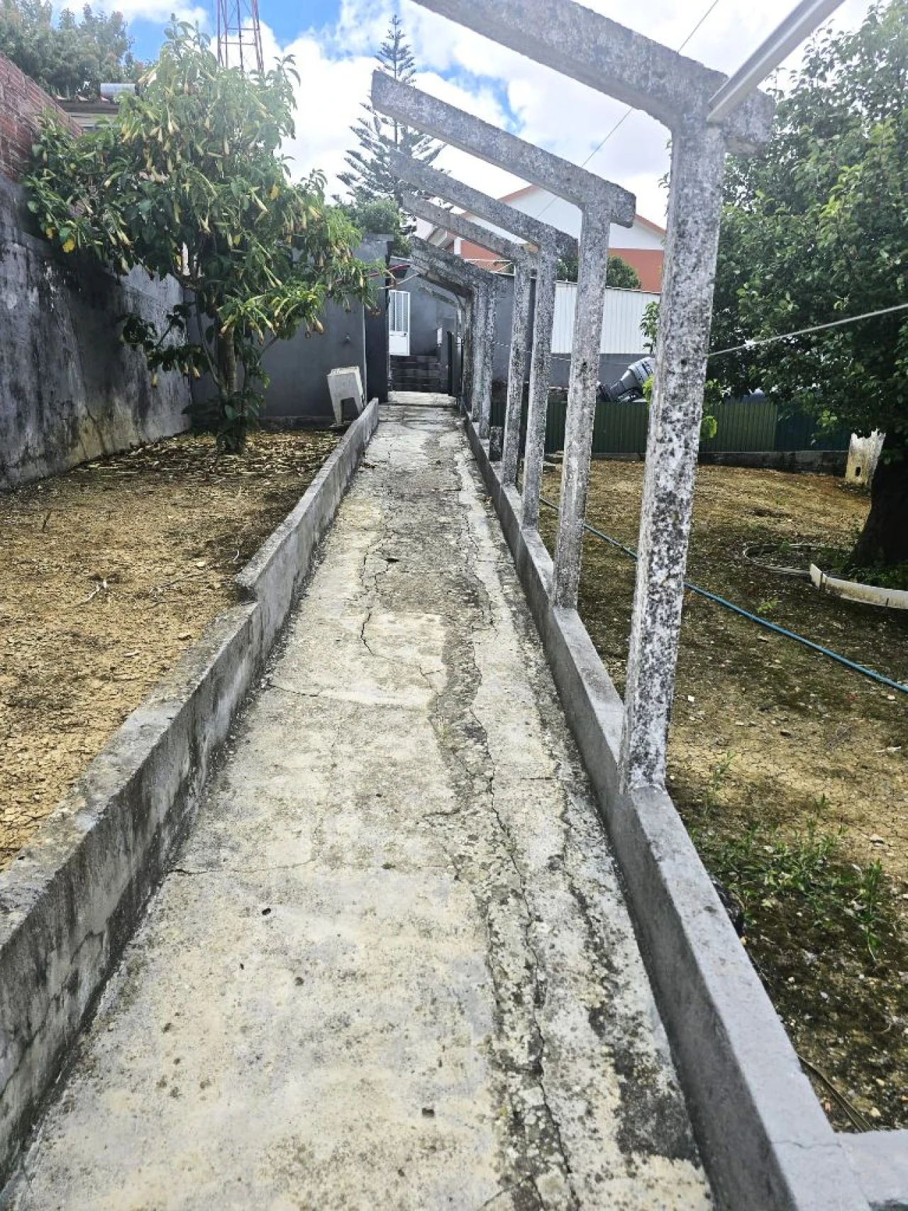 Moradia T5 para Venda em Caneças Foto 12