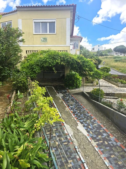 Moradia T5 para Venda em Caneças