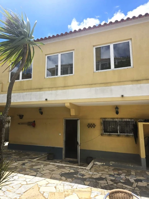 Moradia T5 para Venda em Caneças