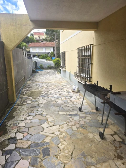 Moradia T5 para Venda em Caneças