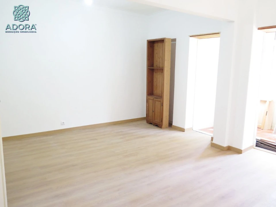 Apartamento T3 para Venda em Linda a Velha Foto 3