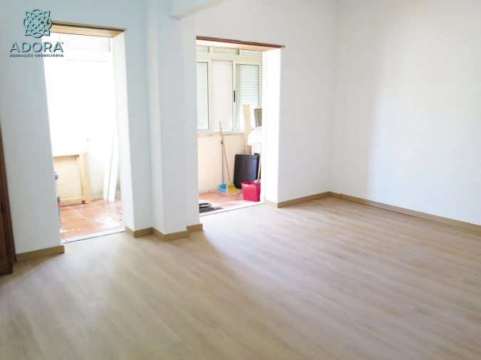 Apartamento T3 para Venda em Linda a Velha Foto 4