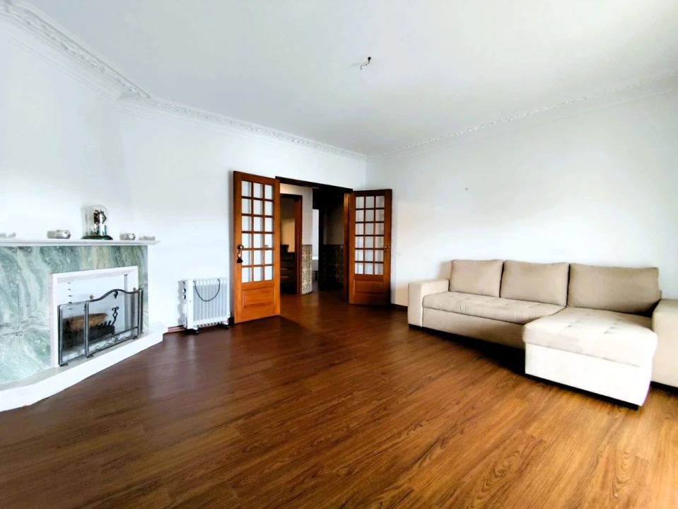 Apartamento T3 para Arrendamento em Torre Foto 1