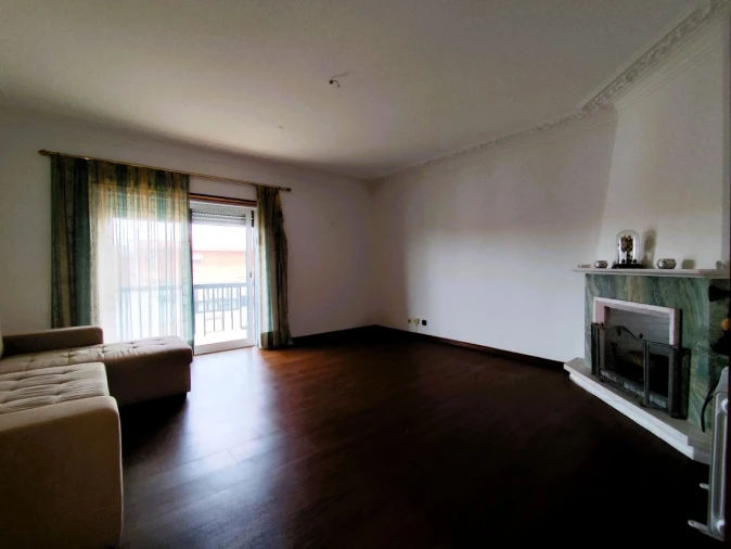 Apartamento T3 para Arrendamento em Torre Foto 4