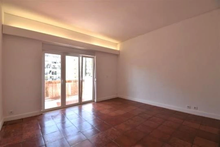 Apartamento T1 para Arrendamento em Estoril Foto 9