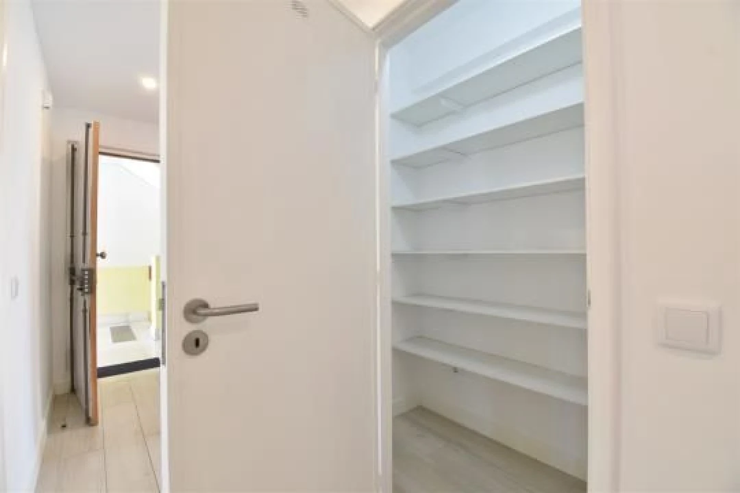 Apartamento T2 para Arrendamento em Monte Estoril Foto 2