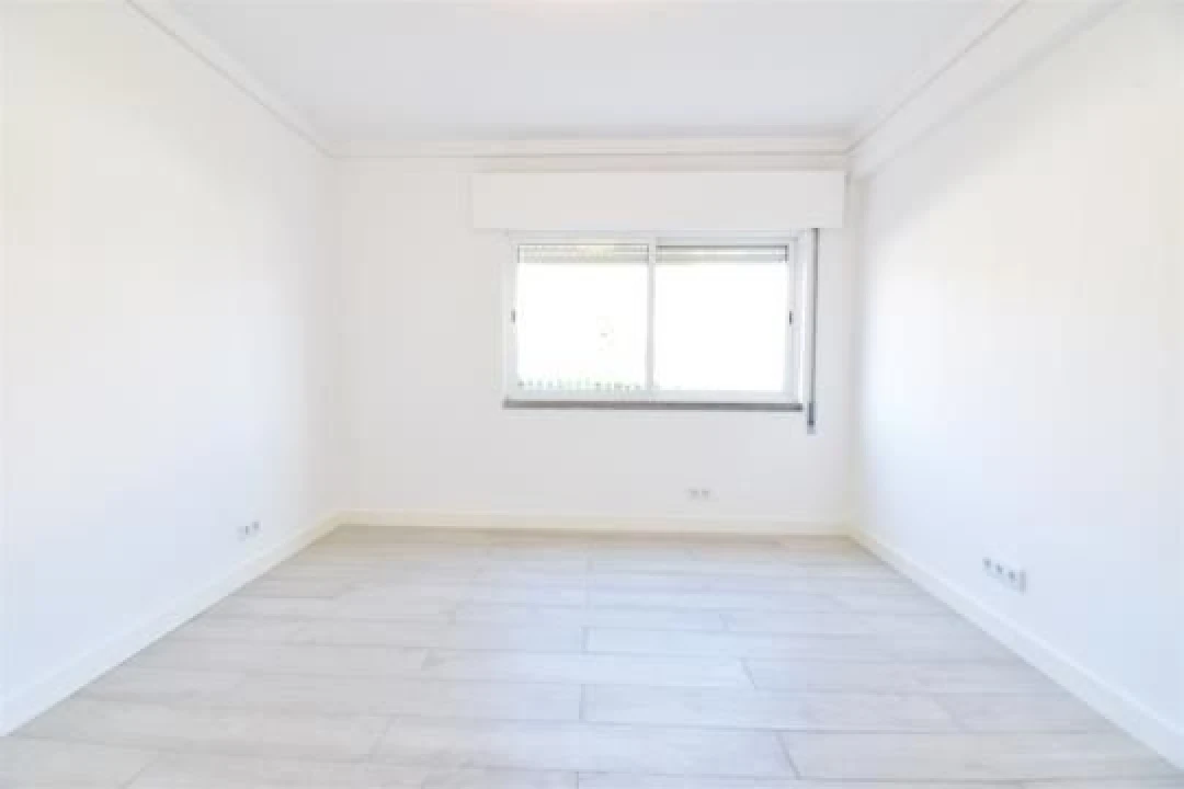 Apartamento T2 para Arrendamento em Monte Estoril Foto 8