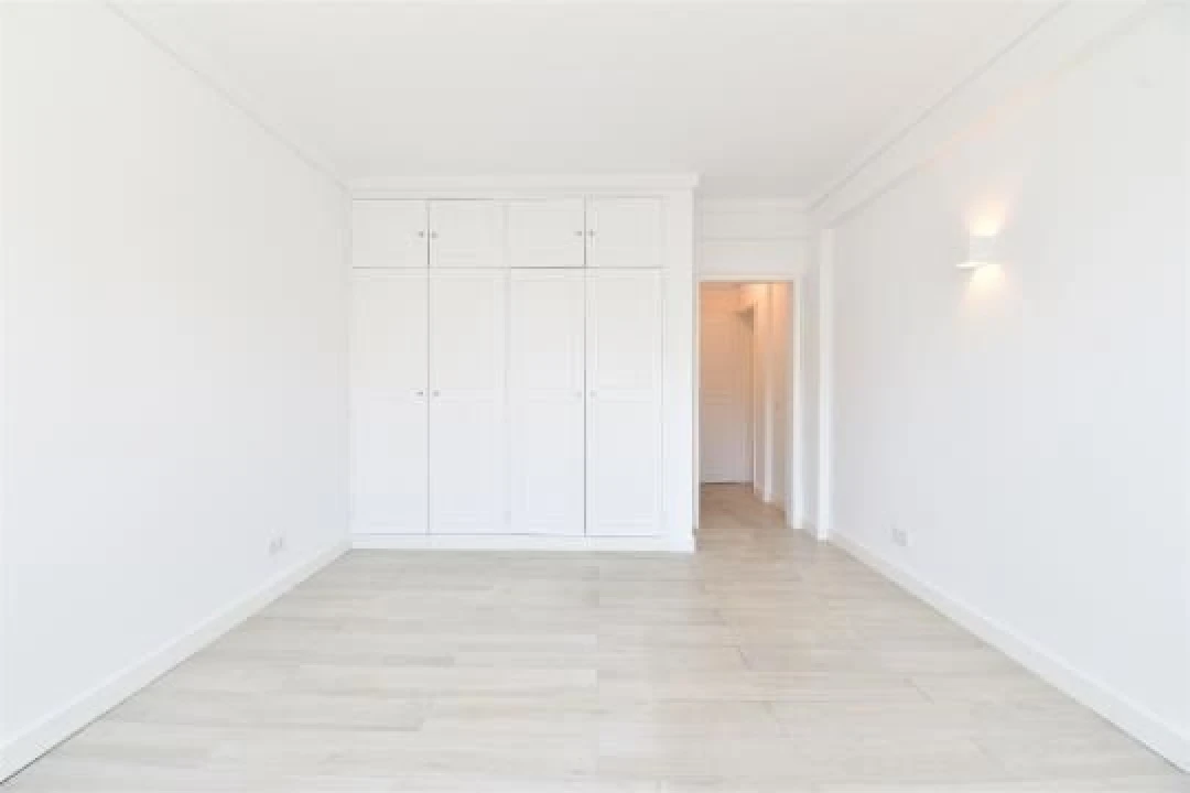 Apartamento T2 para Arrendamento em Monte Estoril Foto 11