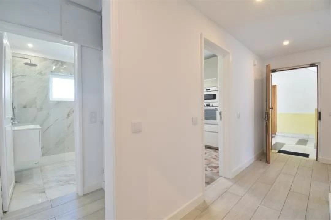 Apartamento T2 para Arrendamento em Monte Estoril Foto 13