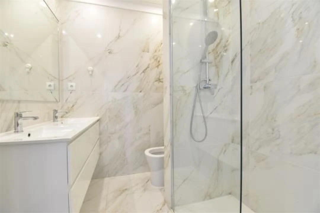 Apartamento T2 para Arrendamento em Monte Estoril Foto 14