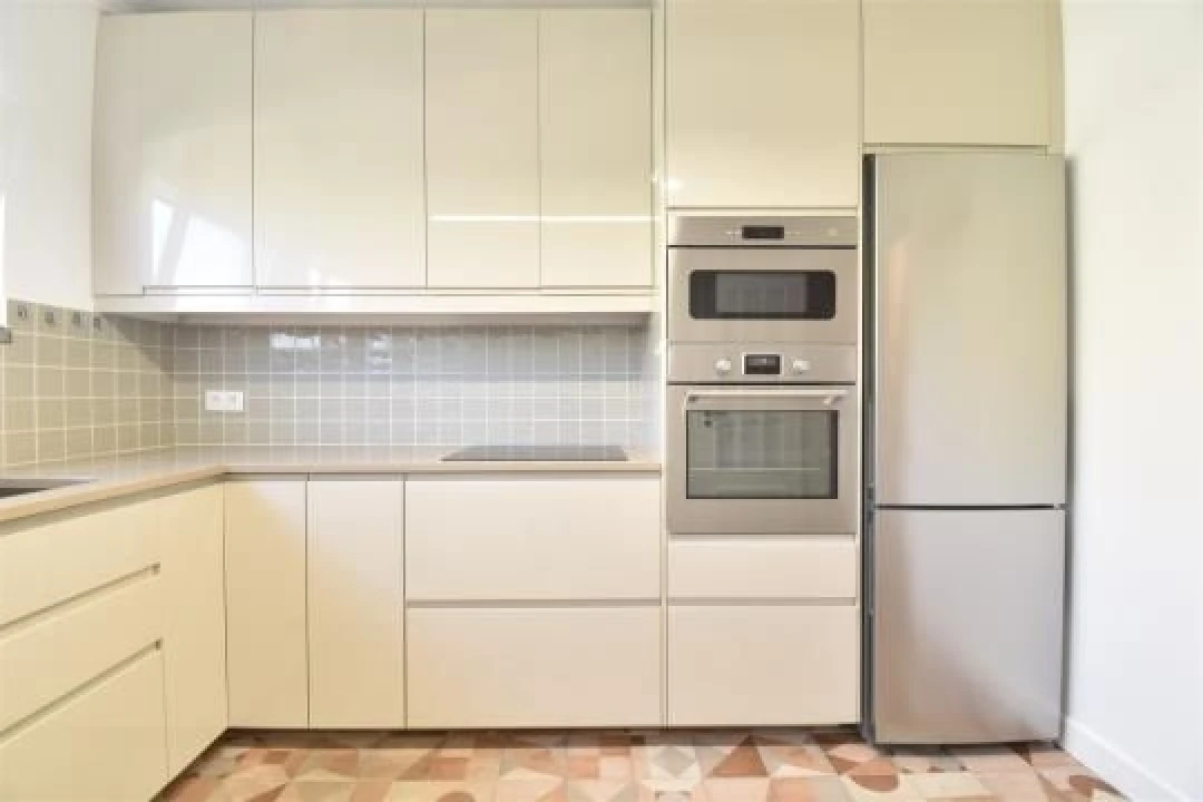 Apartamento T2 para Arrendamento em Monte Estoril Foto 17