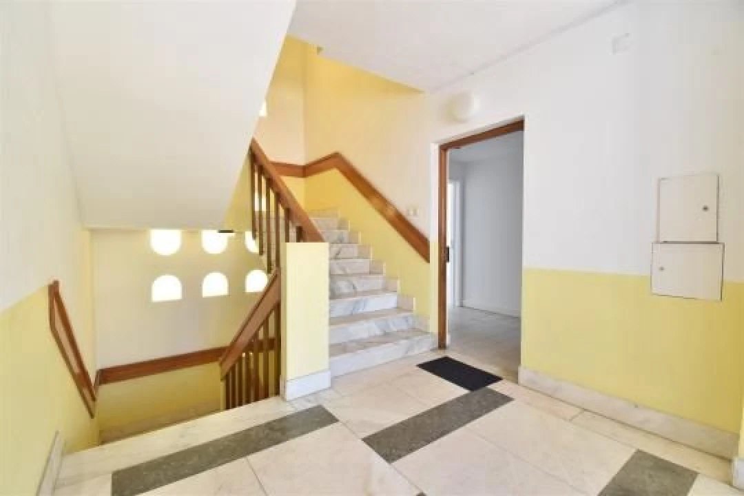 Apartamento T2 para Arrendamento em Monte Estoril Foto 16