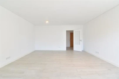 Apartamento T2 para Arrendamento em Monte Estoril