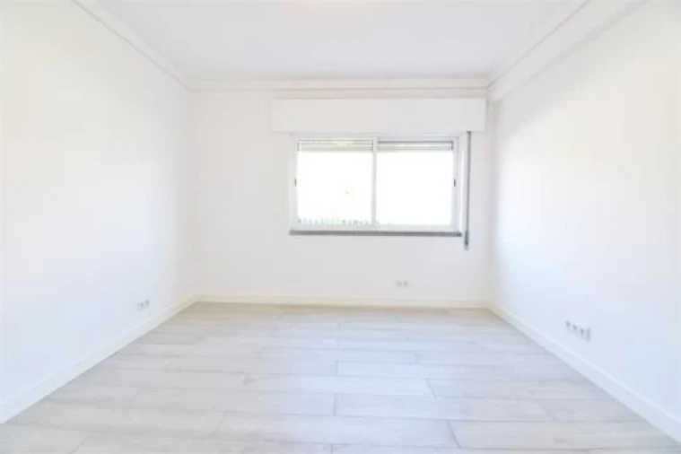 Apartamento T2 para Arrendamento em Monte Estoril Foto 8