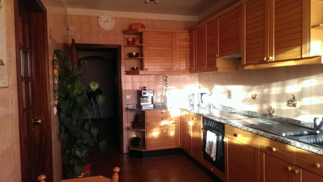 Apartamento T3 para Venda em Albergaria-a-Velha Foto 3