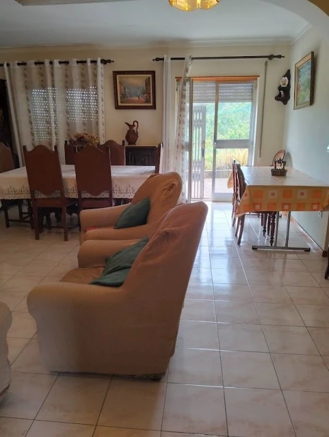 Moradia T6 para Venda em Vale Maior