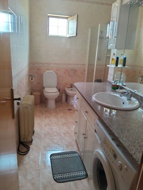 Moradia T6 para Venda em Vale Maior