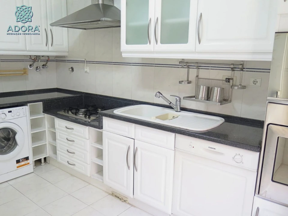 Apartamento T2 para Arrendamento em Linda a Velha Foto 7