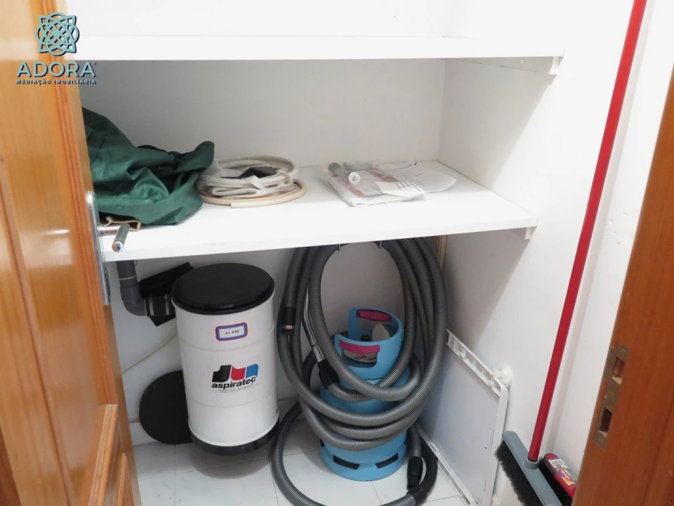 Apartamento T2 para Arrendamento em Linda a Velha Foto 9