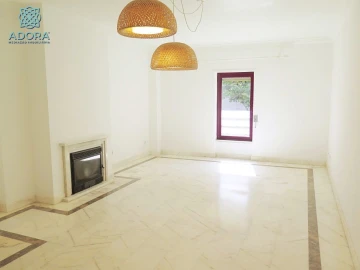 Apartamento T2 para Arrendamento em Linda a Velha