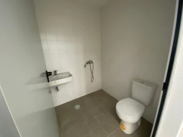 Armazém para Arrendamento em Pau Queimado